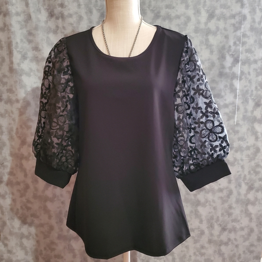 NWT black xl/1xl blouse